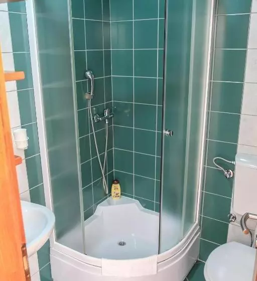 تختخواب و صبحانه Pansion Centar