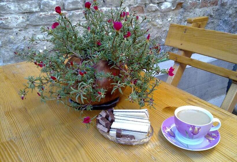 تختخواب و صبحانه Pansion Centar