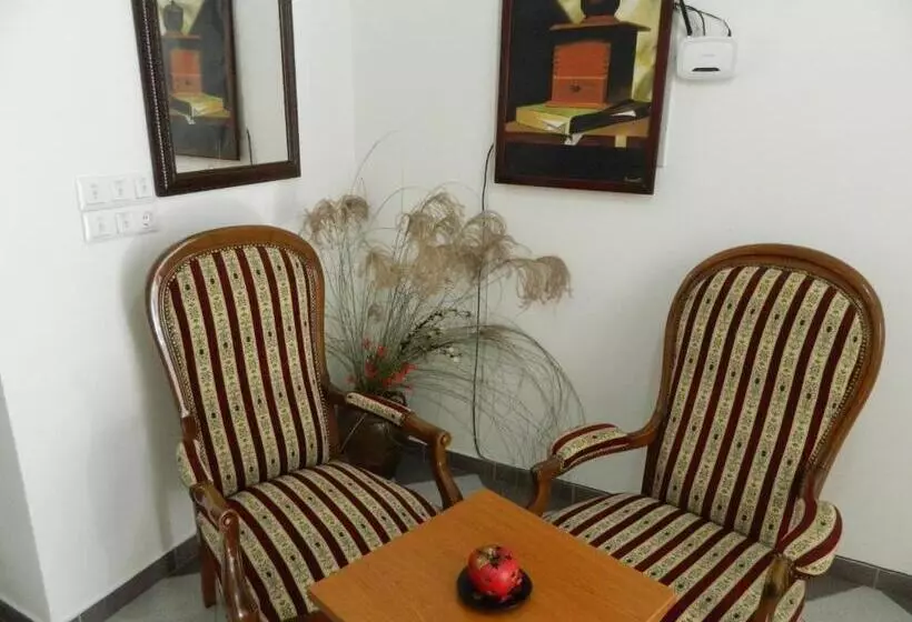 تختخواب و صبحانه Pansion Centar