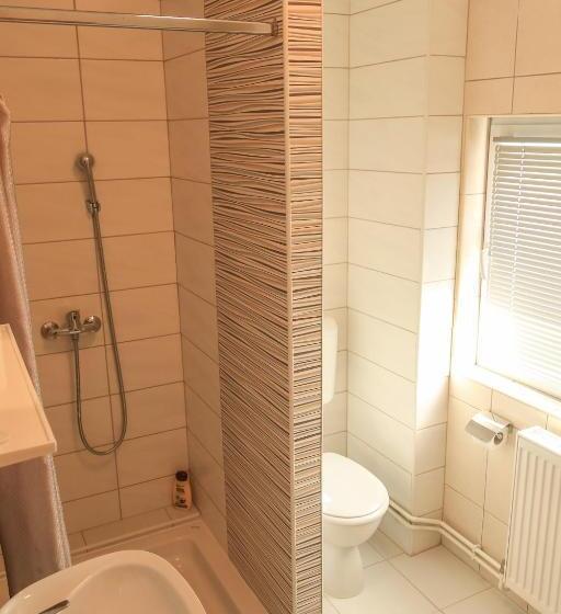 تختخواب و صبحانه Pansion Centar