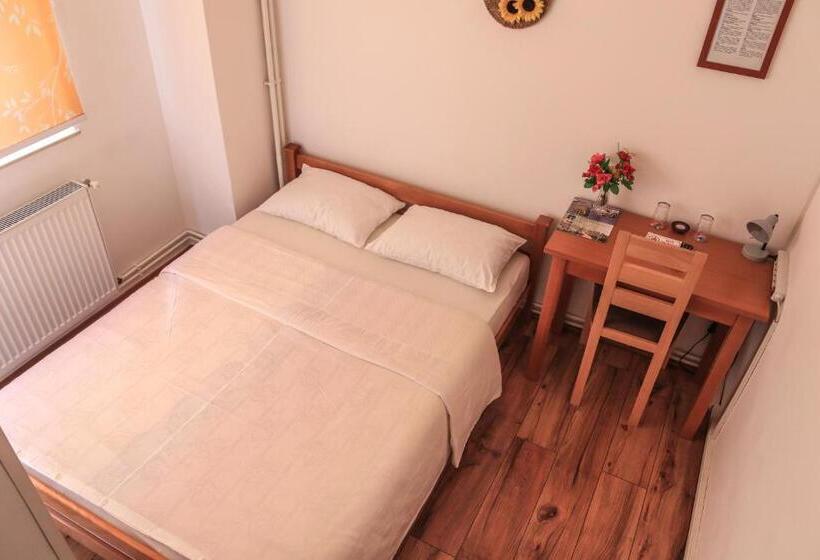 تختخواب و صبحانه Pansion Centar