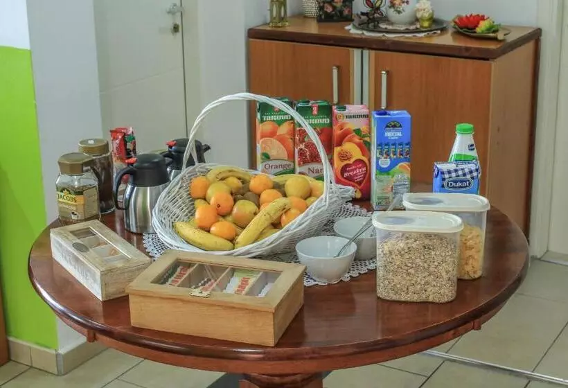 تختخواب و صبحانه Pansion Centar