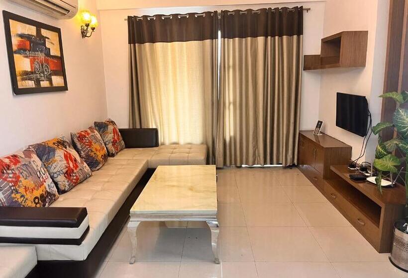 Gazebo Inn & Suites Medanta