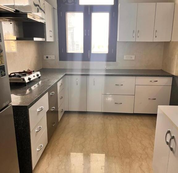 Gazebo Inn & Suites Medanta