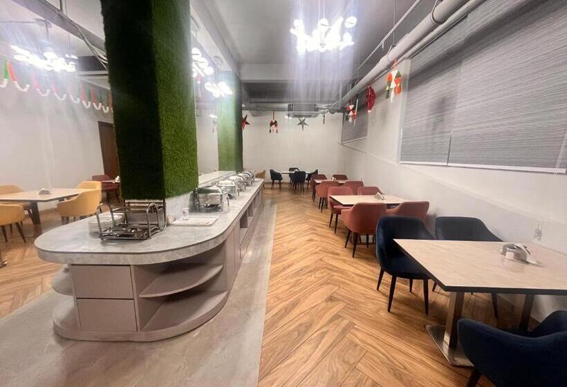 Gazebo Inn & Suites Medanta