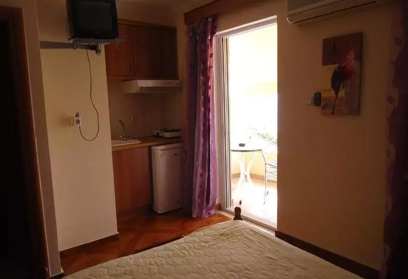 Hôtel 4 Epoxes Studios