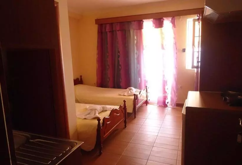 Hôtel 4 Epoxes Studios