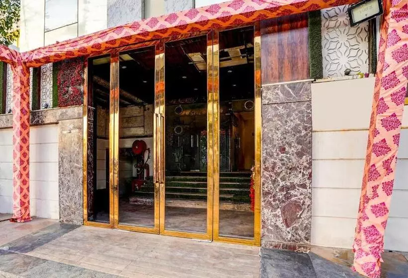 ホテル Super Collection O Sector 5 Ghaziabad Formerly Crown Palace