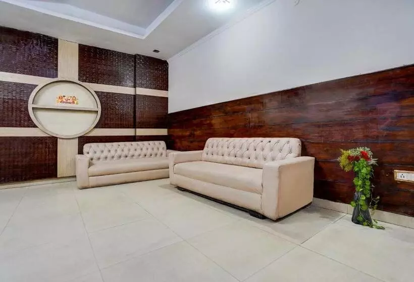 ホテル Super Collection O Sector 5 Ghaziabad Formerly Crown Palace