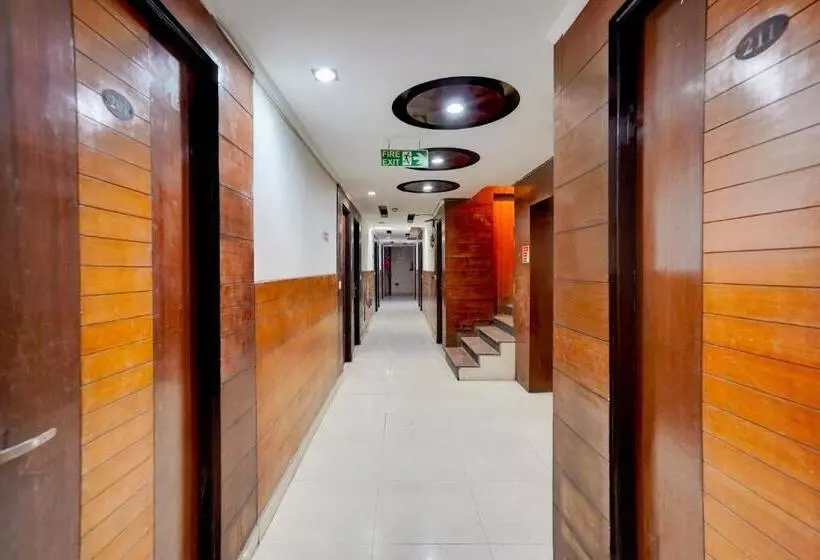 ホテル Super Collection O Sector 5 Ghaziabad Formerly Crown Palace