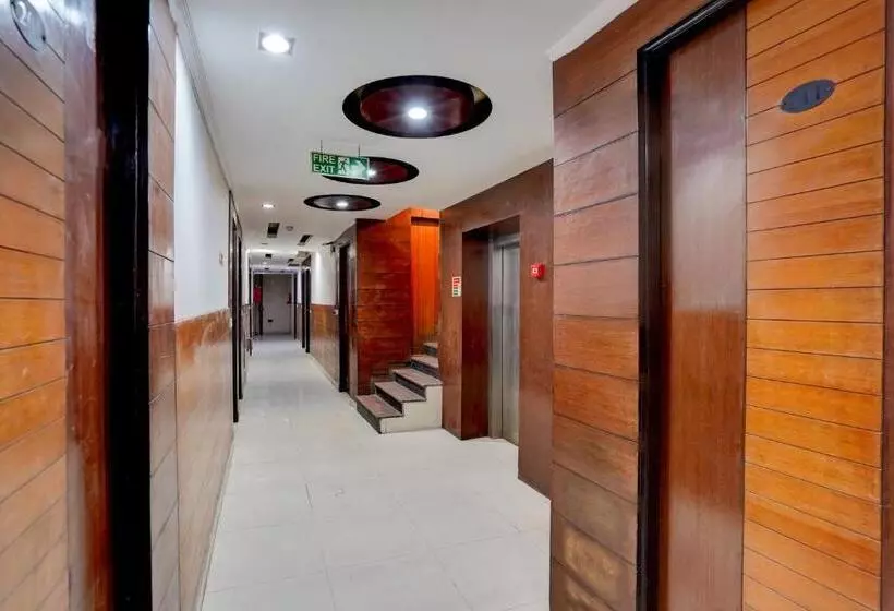 ホテル Super Collection O Sector 5 Ghaziabad Formerly Crown Palace