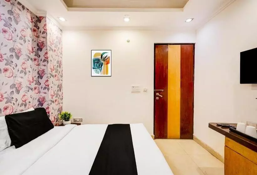 ホテル Super Collection O Sector 5 Ghaziabad Formerly Crown Palace