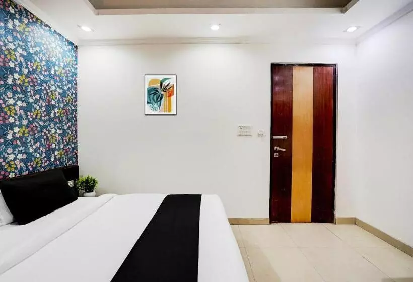 ホテル Super Collection O Sector 5 Ghaziabad Formerly Crown Palace