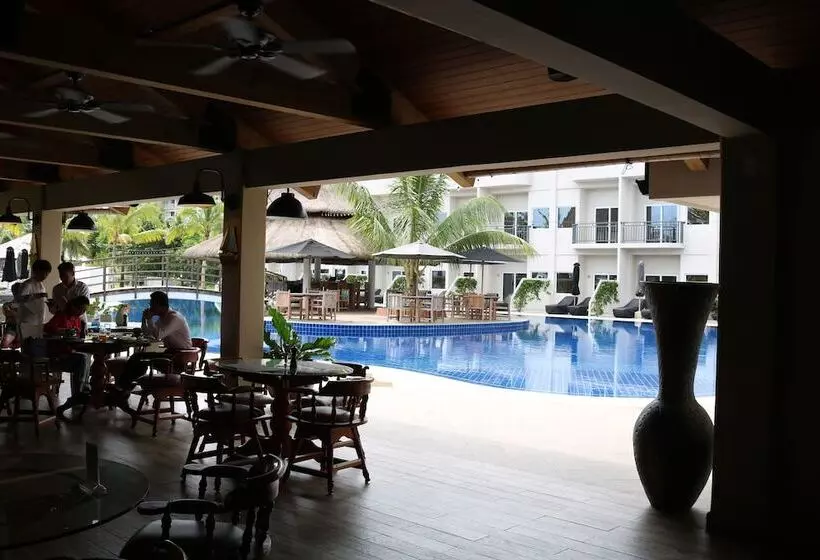 هتل Cove Resort Palau