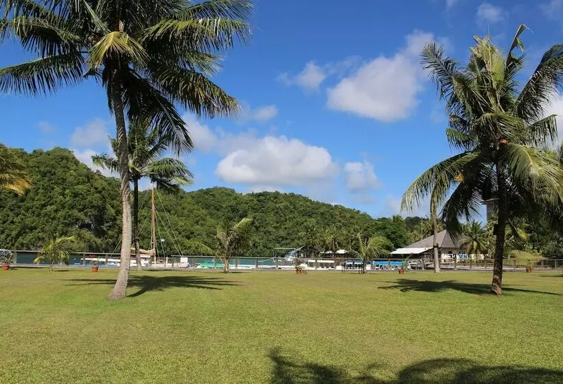 هتل Cove Resort Palau
