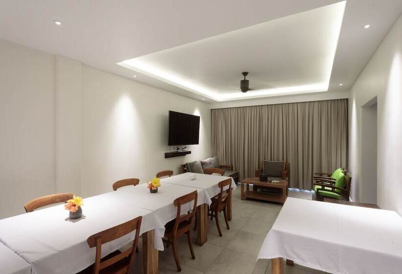 هتل Cove Resort Palau