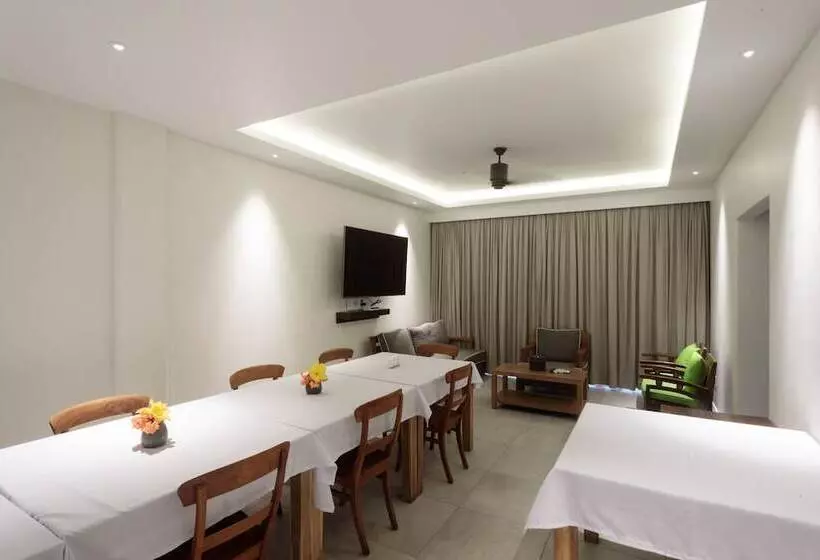 هتل Cove Resort Palau