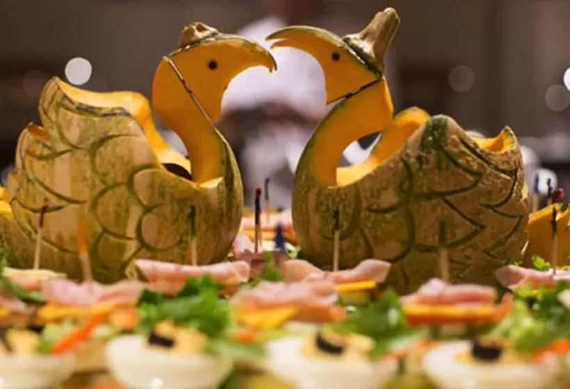 هتل Cove Resort Palau