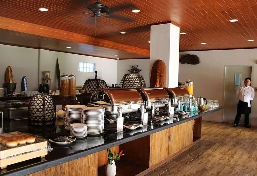 هتل Cove Resort Palau