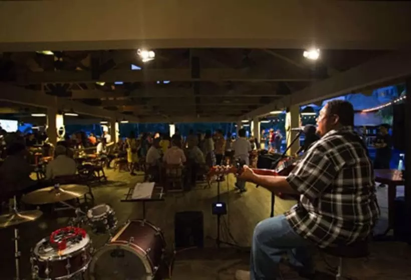 هتل Cove Resort Palau