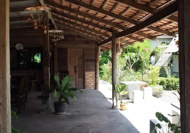 ホテル Lanta Happy Hill