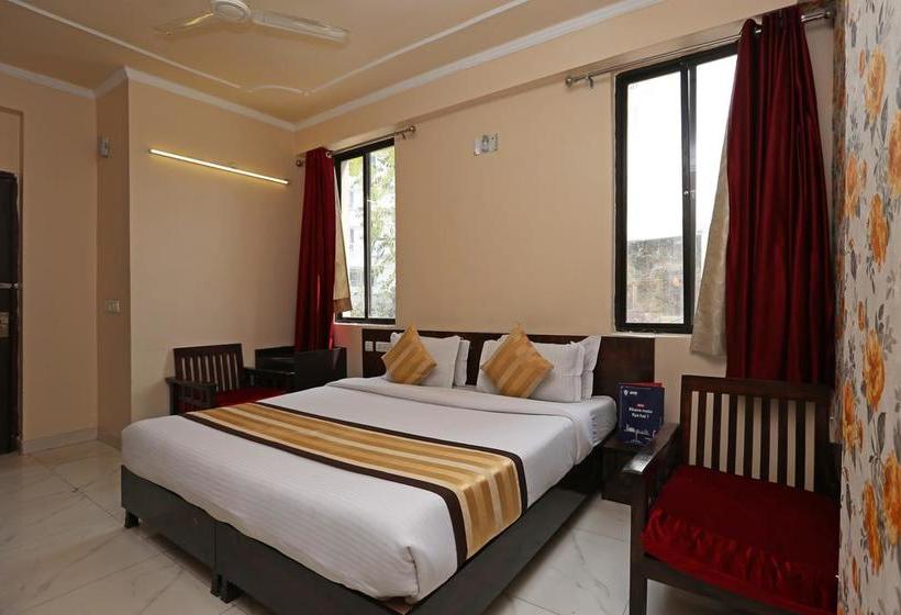 هتل Oyo 3457 Premium  Sky Heights