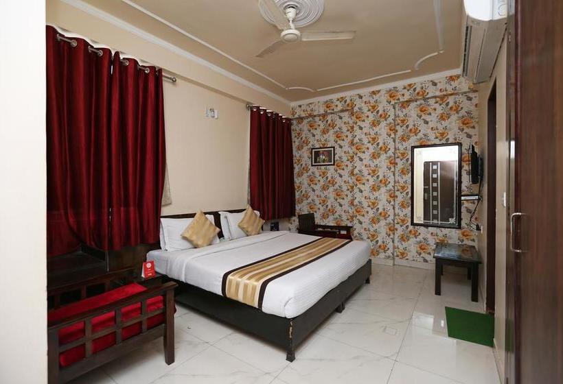 هتل Oyo 3457 Premium  Sky Heights