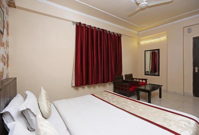 هتل Oyo 3457 Premium  Sky Heights