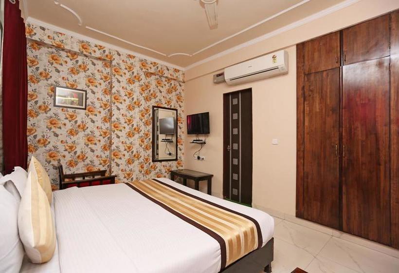هتل Oyo 3457 Premium  Sky Heights