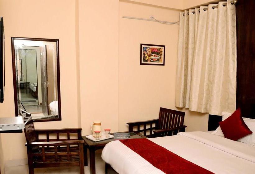 هتل Oyo 3457 Premium  Sky Heights