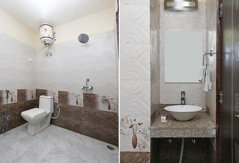 هتل Oyo 3457 Premium  Sky Heights