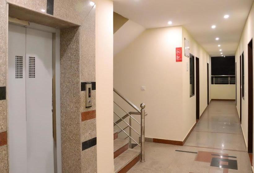 هتل Oyo 3457 Premium  Sky Heights