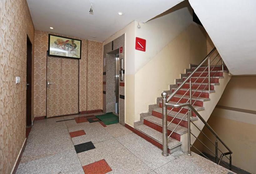 هتل Oyo 3457 Premium  Sky Heights