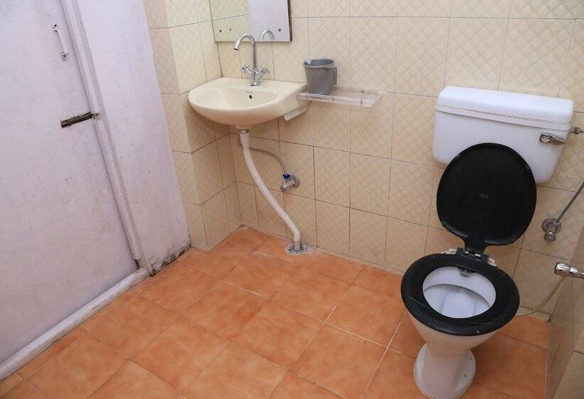 Prince Hotel Mallroad