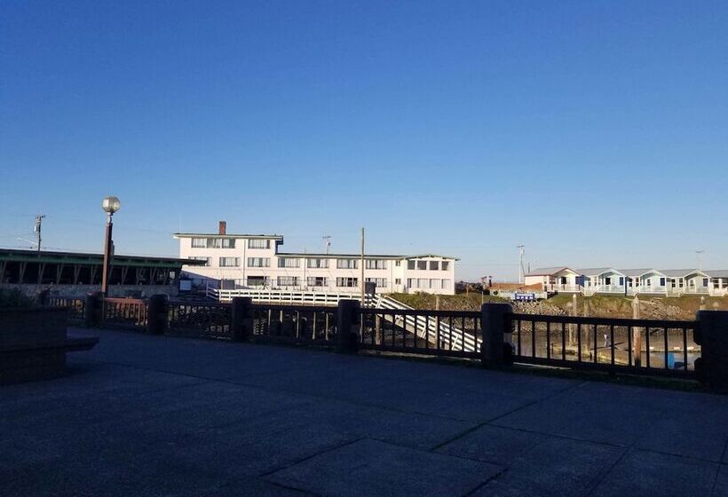 فندق على الطريق Islander Westport