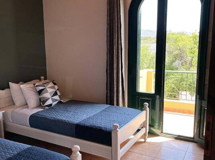 Skandalis Traditional Suites