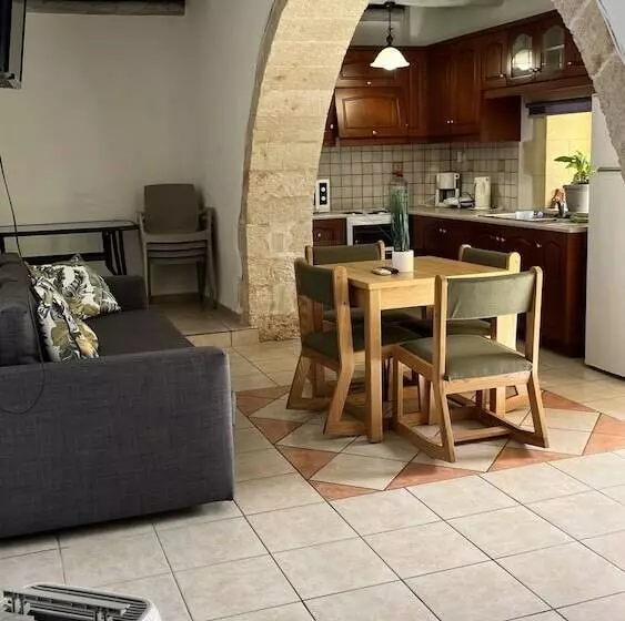 Skandalis Traditional Suites