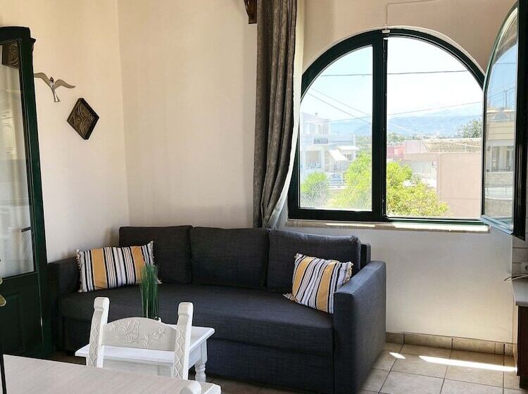 Skandalis Traditional Suites