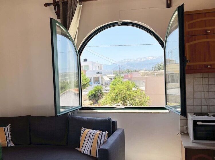 Skandalis Traditional Suites