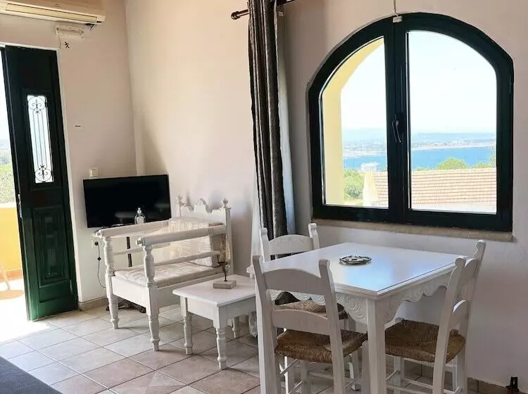 Skandalis Traditional Suites