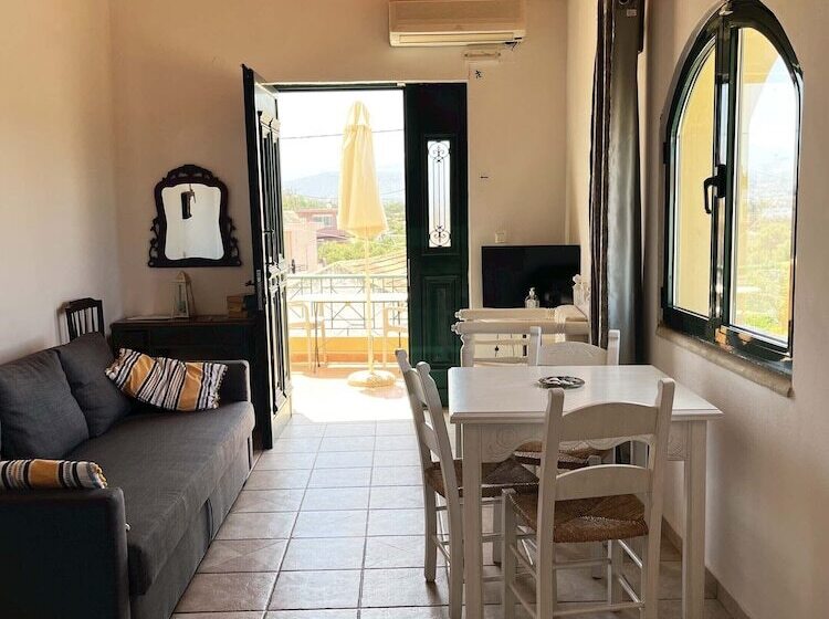 Skandalis Traditional Suites