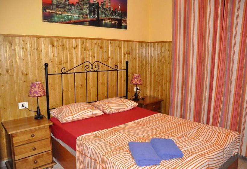 Red Star Surf   Hostel