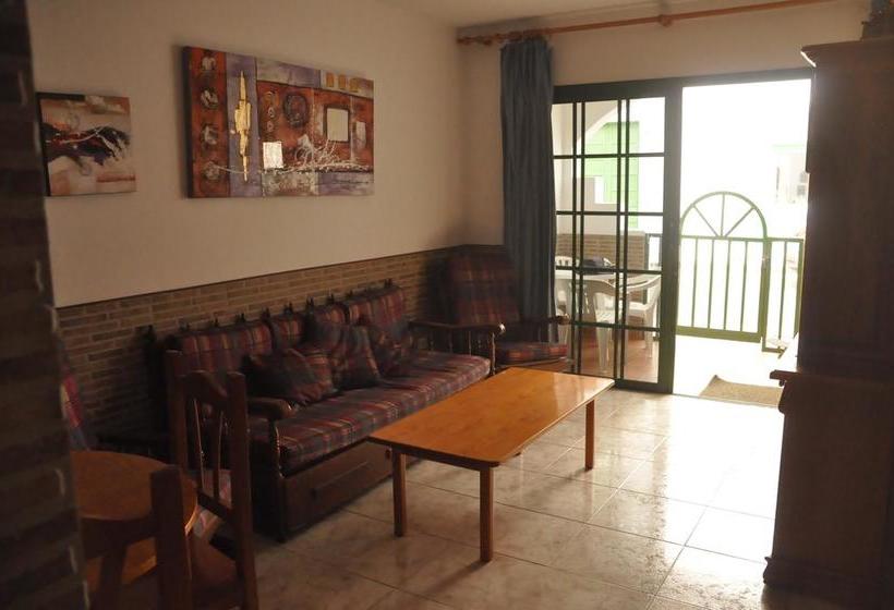 Red Star Surf   Hostel