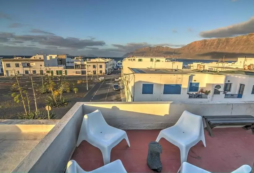 Red Star Surf   Hostel