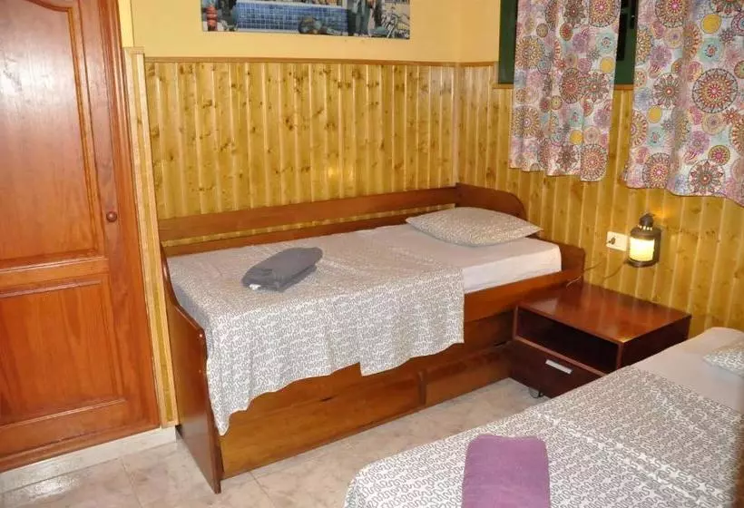 Red Star Surf   Hostel