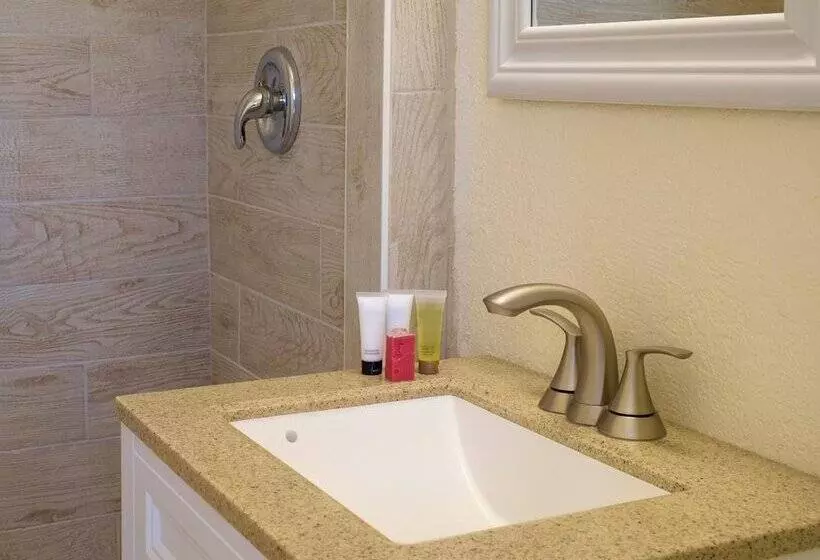 簡易ホテル Atlantic Hideaway