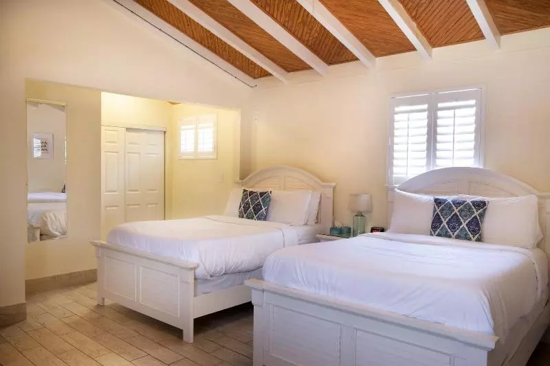 簡易ホテル Atlantic Hideaway