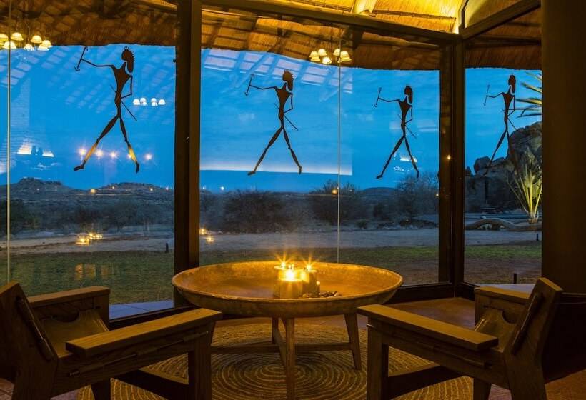 هتل Ai Aiba The Rock Painting Lodge