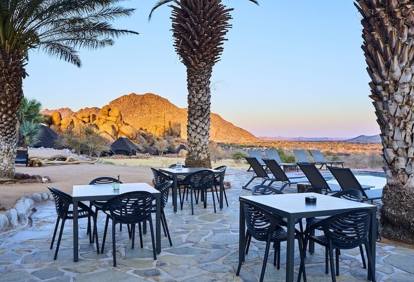 هتل Ai Aiba The Rock Painting Lodge