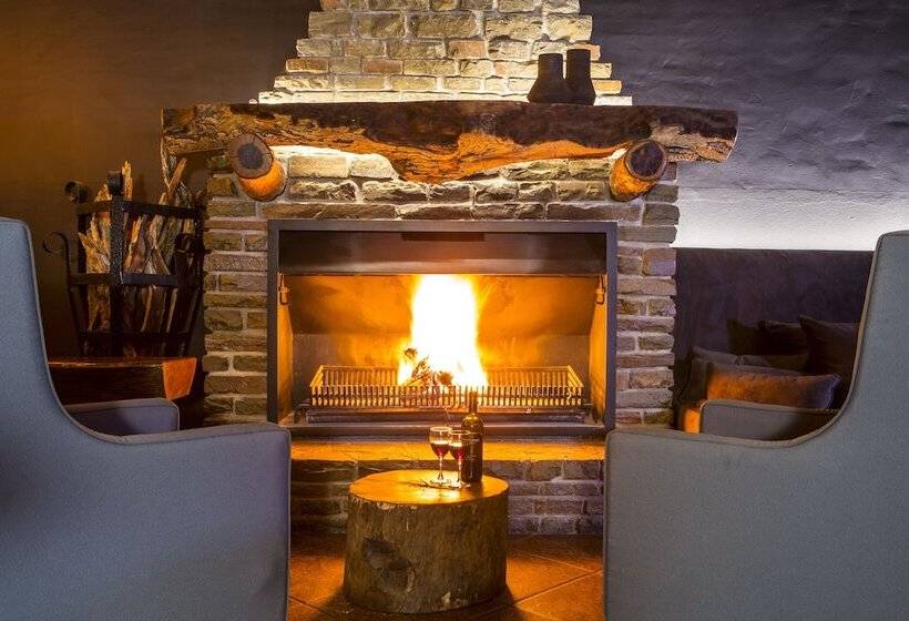 هتل Ai Aiba The Rock Painting Lodge